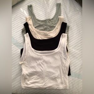 4 Crop Tank Tops | White, Black, Cream, & Green Tank Top | Size: M